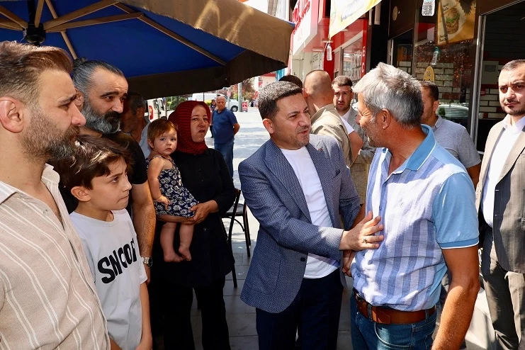 Belediye Başkanı Arı, Lale Caddesi ve Belediye Caddesi esnaflarıyla buluştu