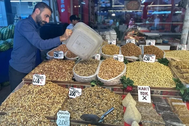 Kuruyemiş fiyatları cep yakıyor