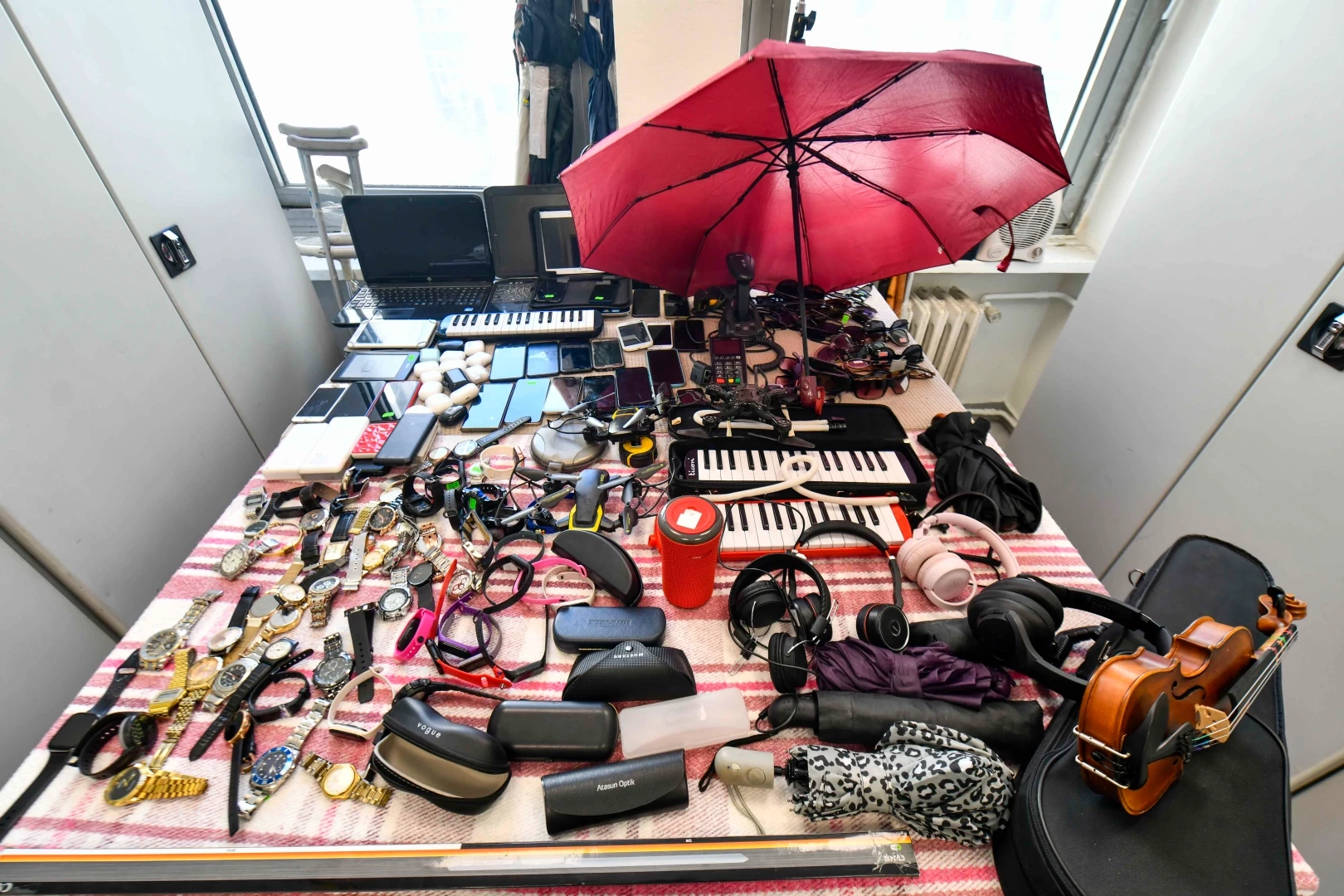 Ankara’da unutulan eşyalar açık artırmayla satıldı... 2 bin 223 parça yeni sahiplerini buldu